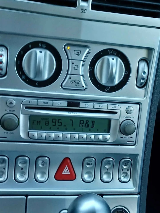 2006 Chrysler Crossfire - Image 5 of 14