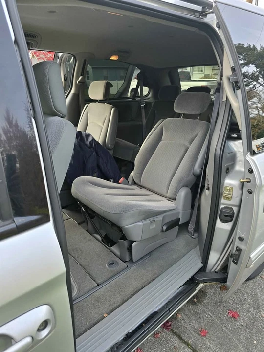 2006 Chrysler Town & Country - Image 8 of 8