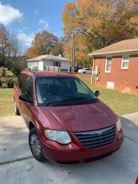 2006 Chrysler Town & Country - Image 2 of 6