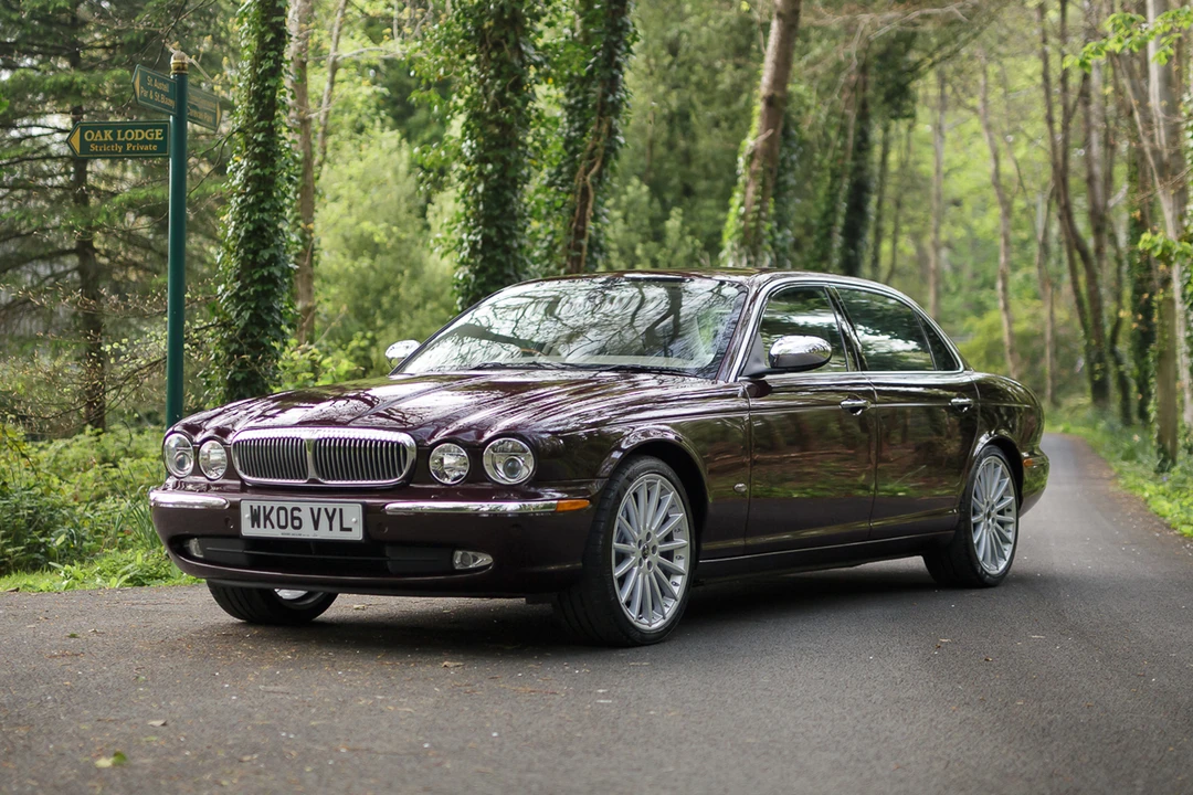 2006 Daimler - Image 2 of 31