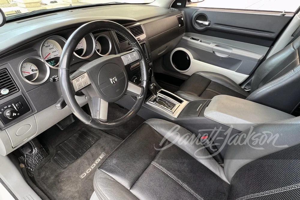 2006 Dodge Magnum 2nd Gen Wagon - Image 3 of 16