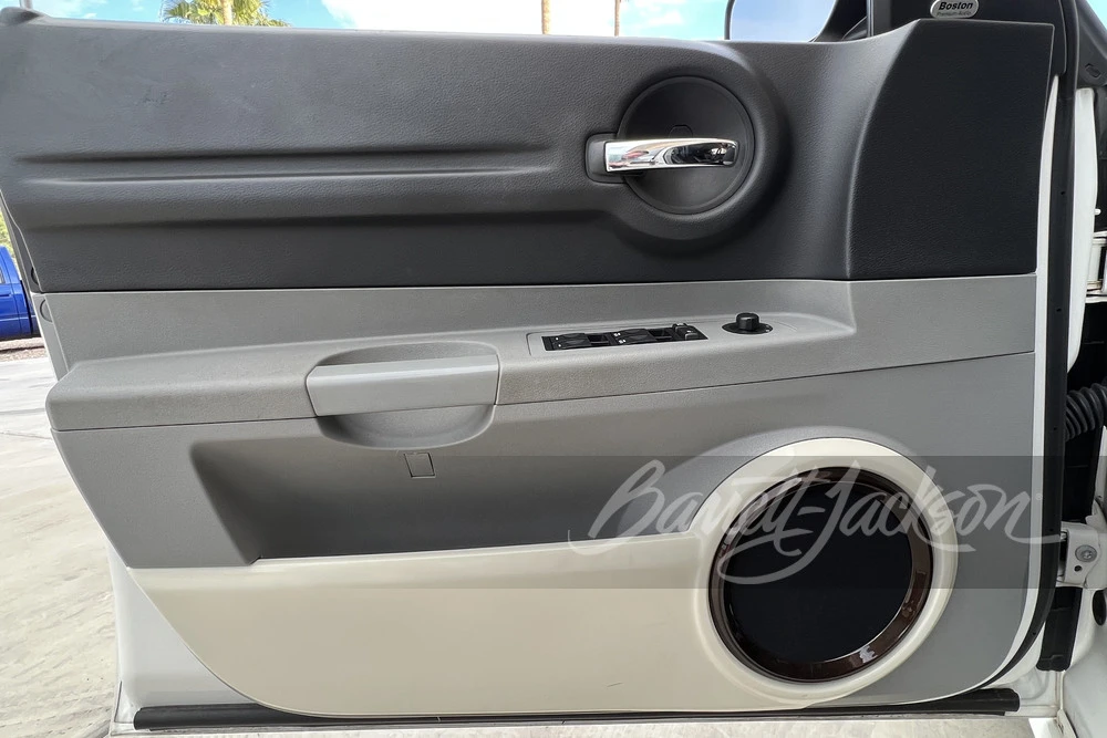 2006 Dodge Magnum 2nd Gen Wagon - Image 6 of 16