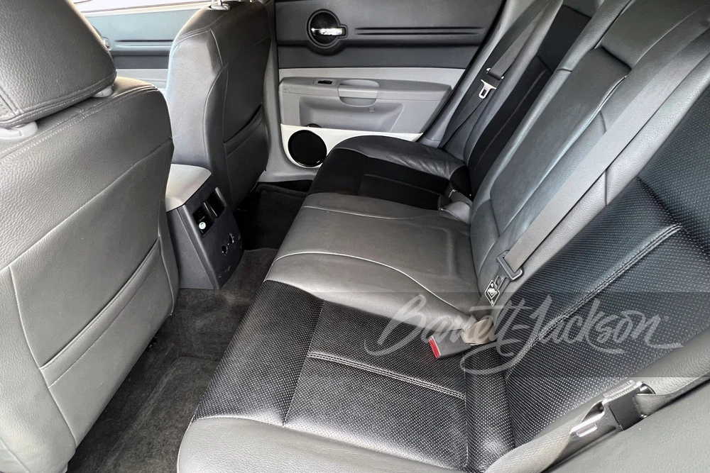 2006 Dodge Magnum 2nd Gen Wagon - Image 10 of 16