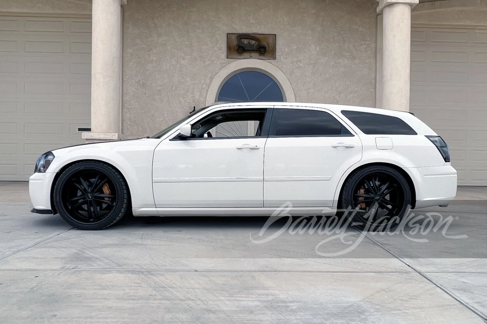 2006 Dodge Magnum 2nd Gen Wagon - Image 11 of 16