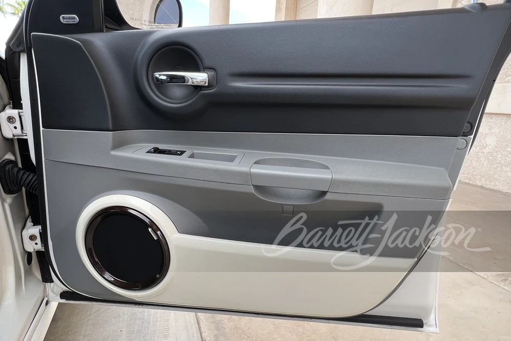 2006 Dodge Magnum 2nd Gen Wagon - Image 12 of 16