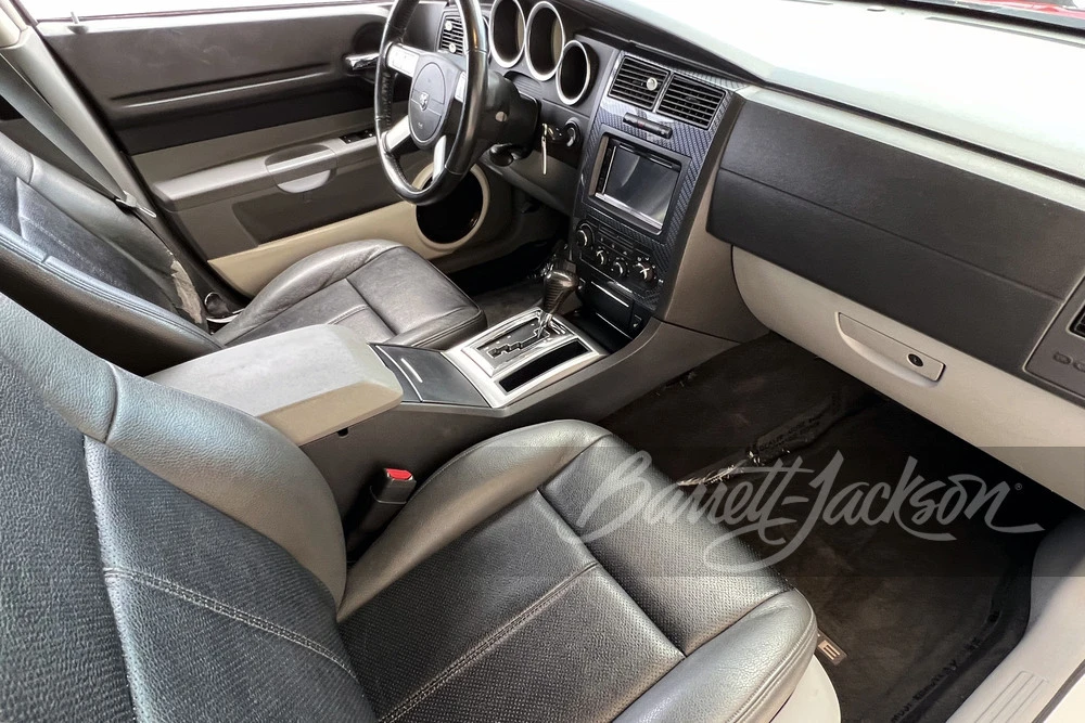 2006 Dodge Magnum 2nd Gen Wagon - Image 13 of 16