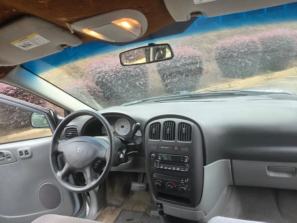 2006 Dodge Caravan - Image 11 of 20