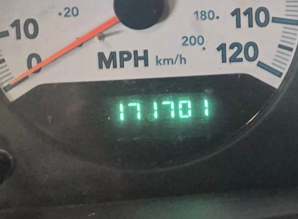 2006 Dodge Caravan - Image 6 of 10