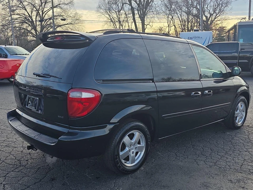 2006 Dodge Caravan - Image 2 of 12