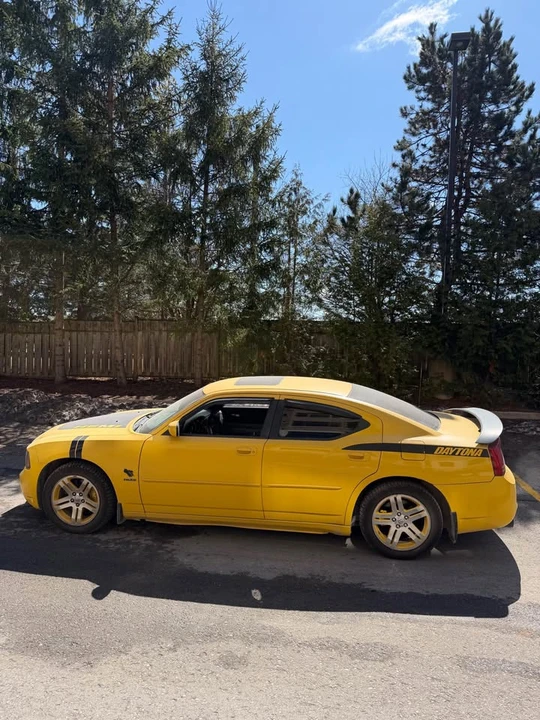 2006 Dodge Charger 6th Gen - Image 3 of 8