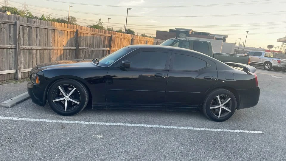2006 Dodge Charger 6th Gen - Image 2 of 3