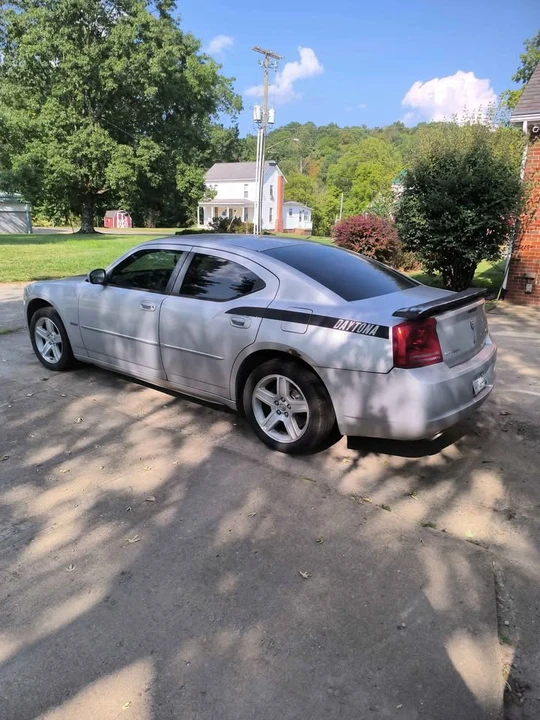 2006 Dodge Charger 6th Gen - Image 5 of 5