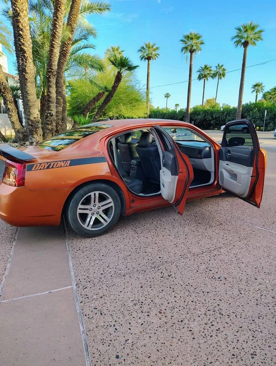 2006 Dodge Charger 6th Gen - Image 2 of 9