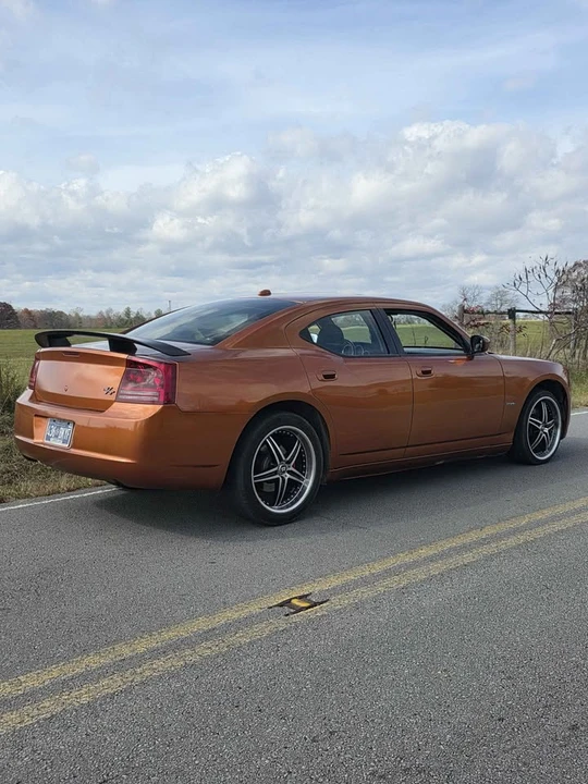 2006 Dodge Charger 6th Gen - Image 4 of 13