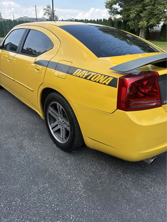 2006 Dodge Charger 6th Gen - Image 10 of 20