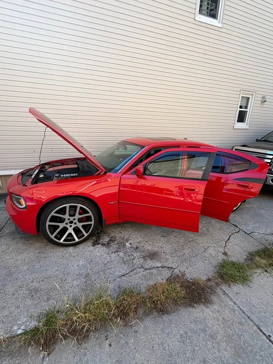 2006 Dodge Charger 6th Gen - Image 2 of 12
