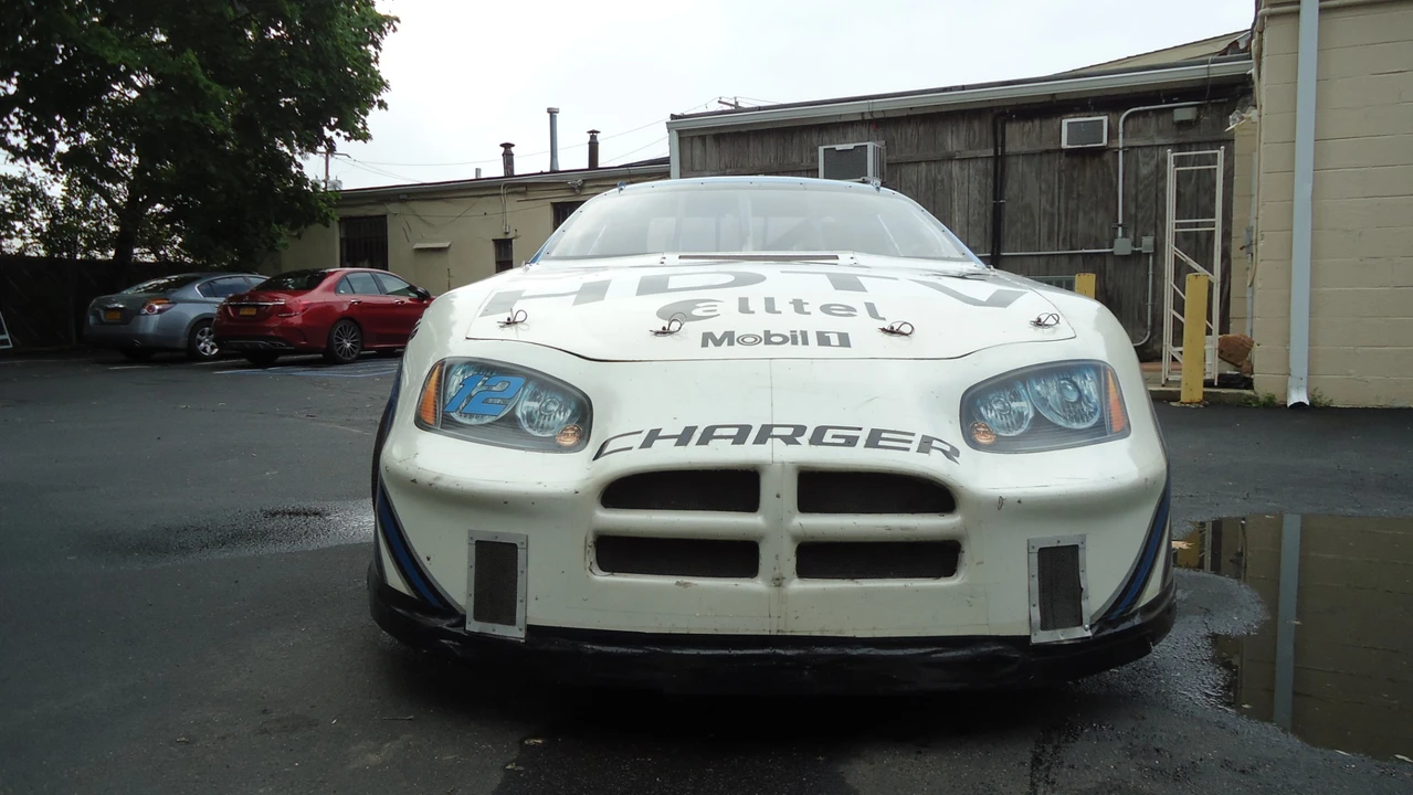 2006 Dodge Charger 6th Gen - Image 2 of 31