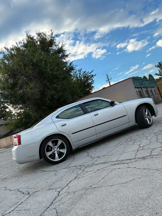 2006 Dodge Charger 6th Gen - Image 4 of 4