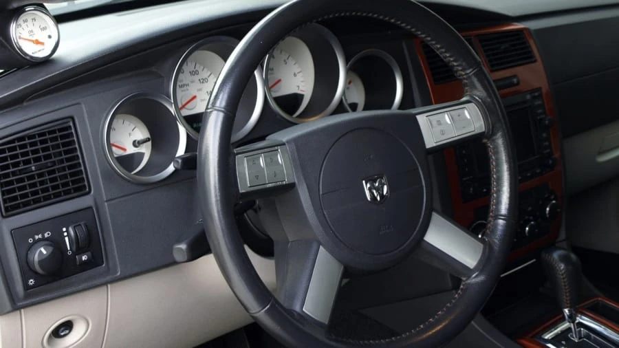 2006 Dodge Charger 6th Gen - Image 5 of 8