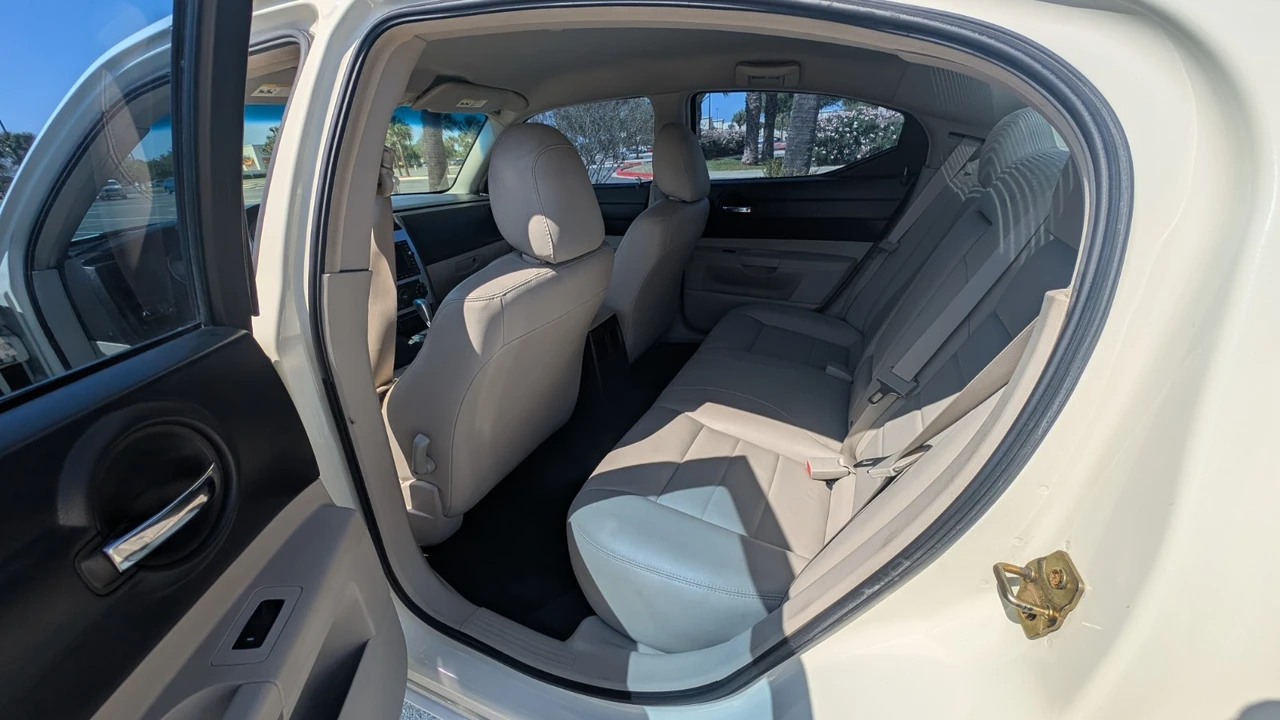 2006 Dodge Charger 6th Gen - Image 13 of 19