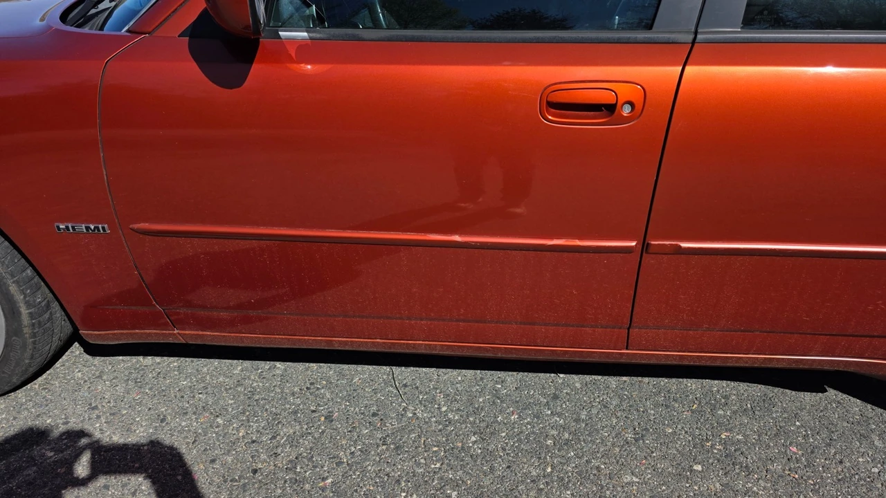 2006 Dodge Charger 6th Gen - Image 15 of 20