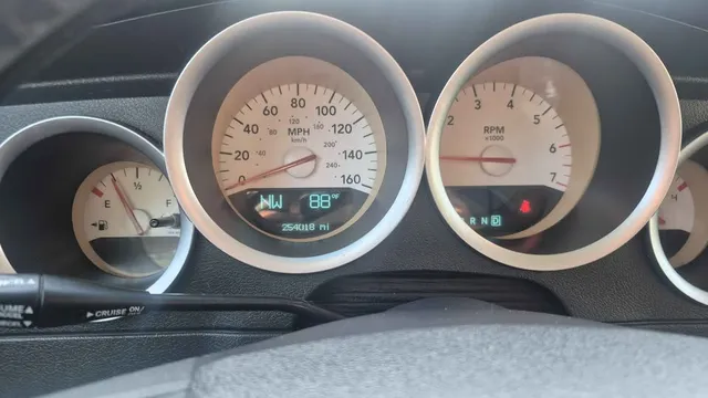 2006 Dodge Charger R/T Road & Track Sedan 4D