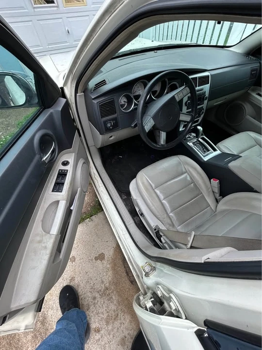 2006 Dodge Charger 6th Gen - Image 5 of 10
