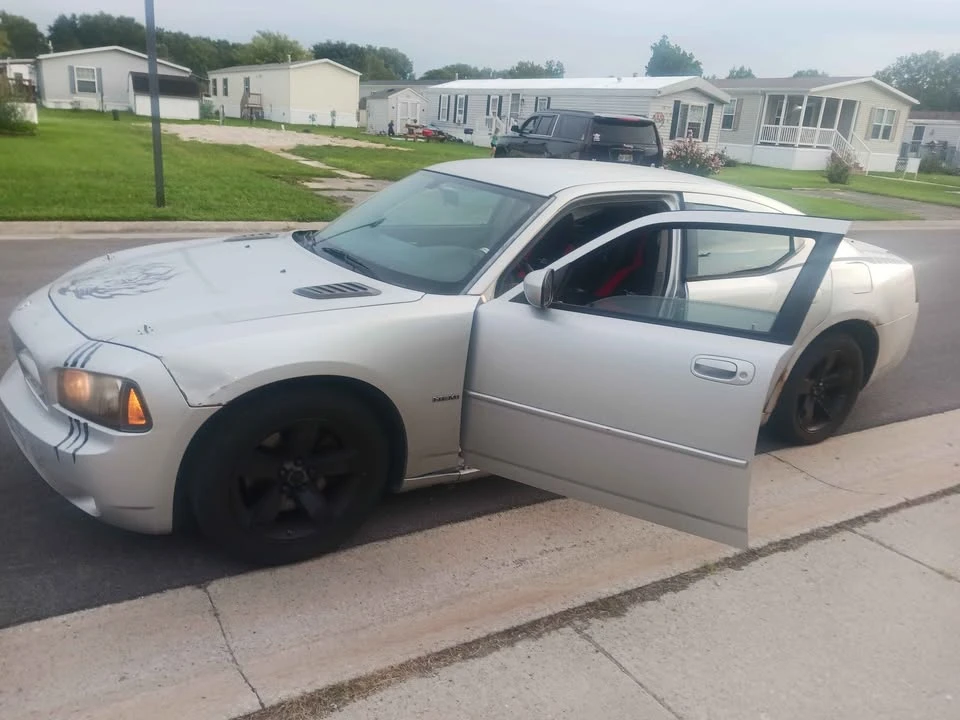2006 Dodge Charger 6th Gen - Image 2 of 7