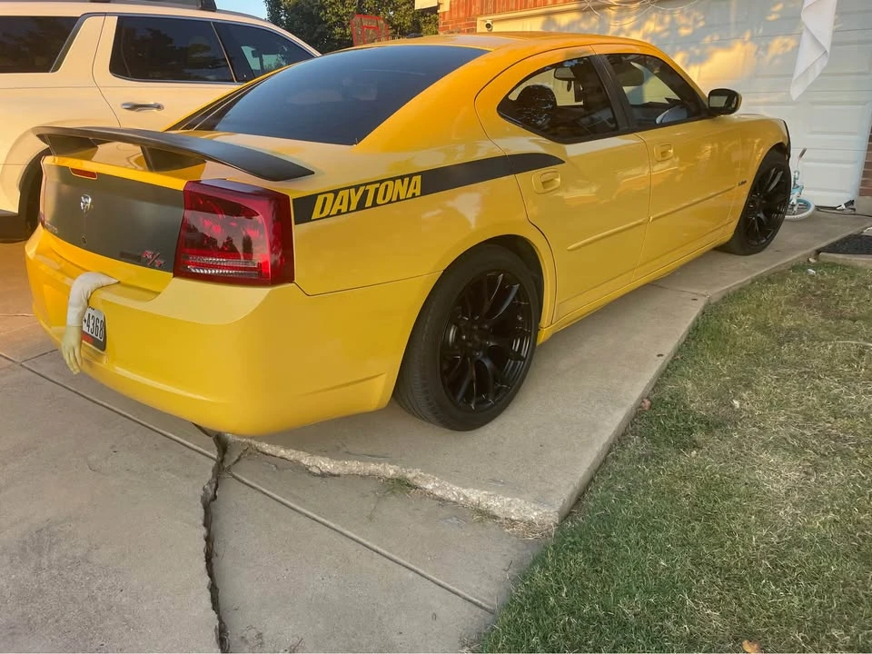 2006 Dodge Charger 6th Gen - Image 2 of 10