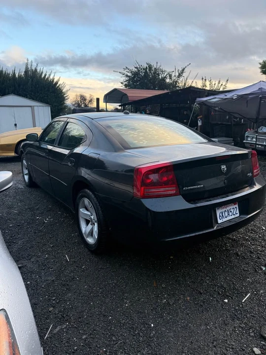 2006 Dodge Charger 6th Gen - Image 4 of 8