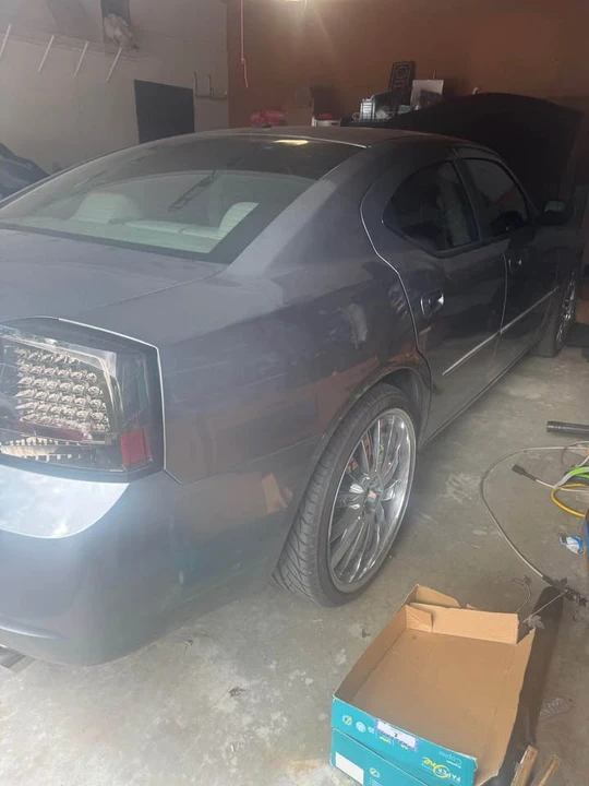 2006 Dodge Charger 6th Gen - Image 2 of 9