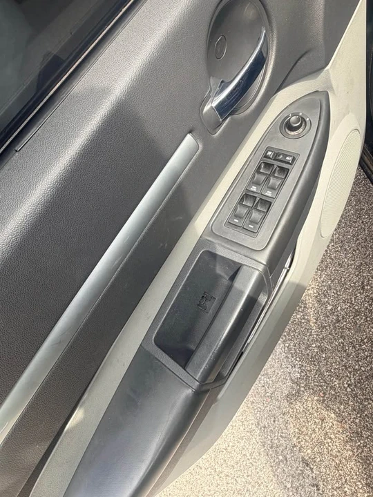 2006 Dodge Charger 6th Gen - Image 17 of 19