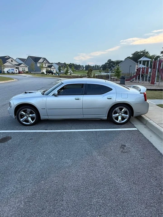 2006 Dodge Charger 6th Gen - Image 4 of 8