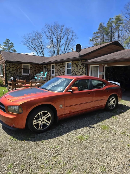 2006 Dodge Charger 6th Gen - Image 2 of 3