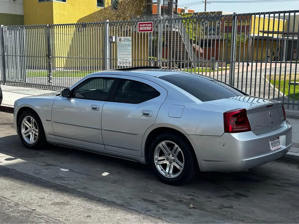 2006 Dodge Charger 6th Gen - Image 9 of 15