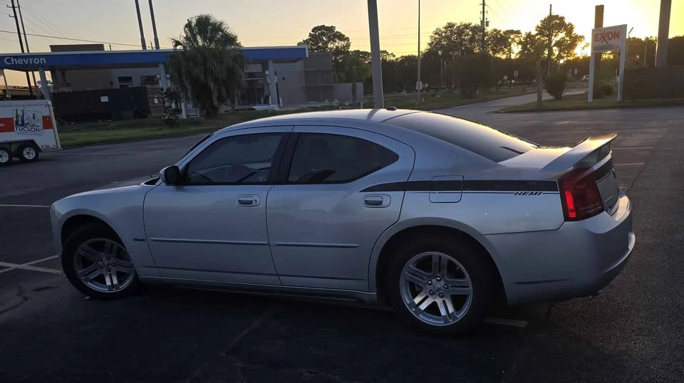 2006 Dodge Charger 6th Gen - Image 8 of 13
