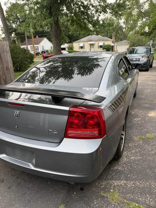 2006 Dodge Charger 6th Gen - Image 4 of 9