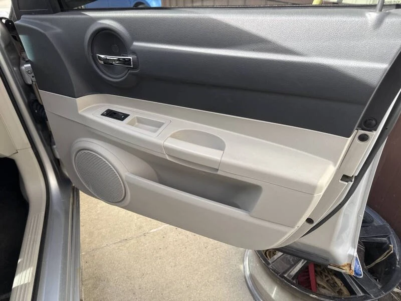 2006 Dodge Charger 6th Gen - Image 16 of 17