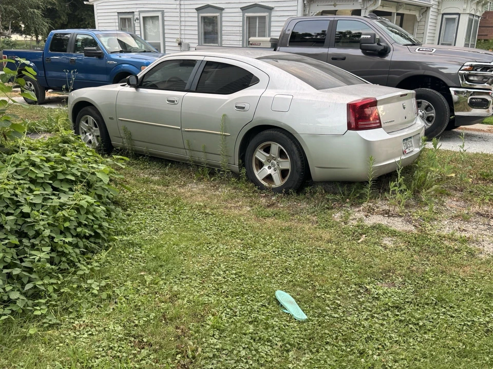 2006 Dodge Charger 6th Gen - Image 2 of 6