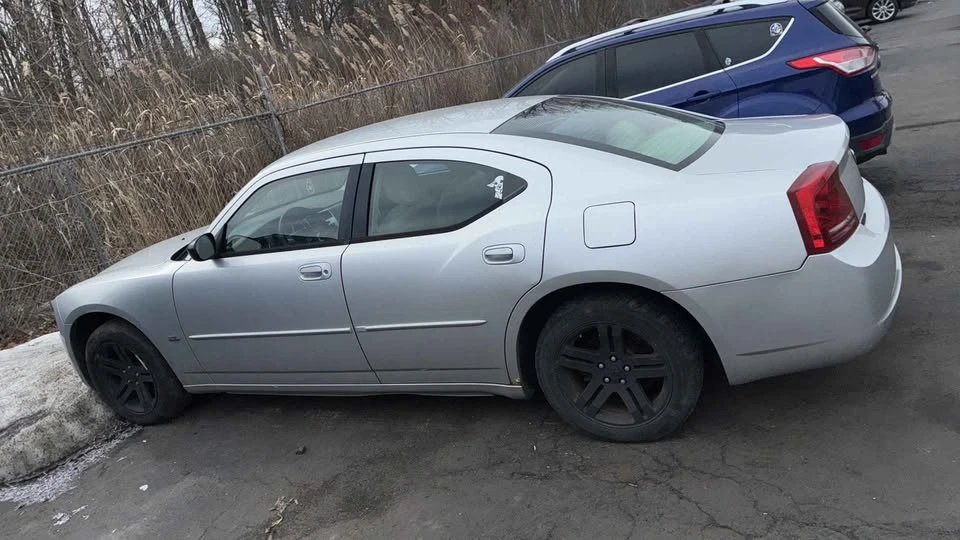2006 Dodge Charger 6th Gen - Image 2 of 4