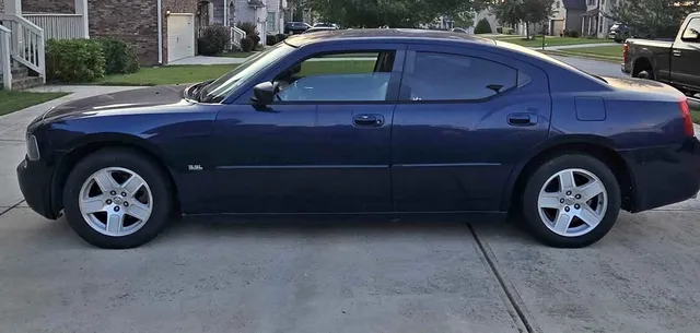 2006 Dodge Charger SE Sedan 4D