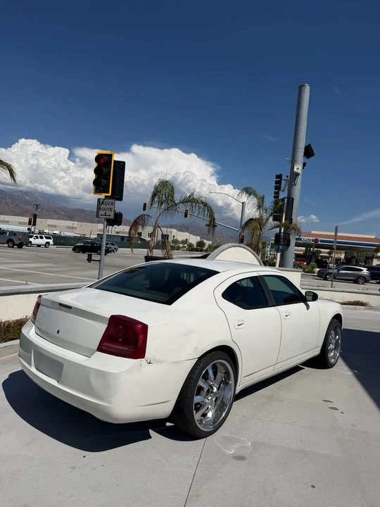 2006 Dodge Charger 6th Gen - Image 4 of 9