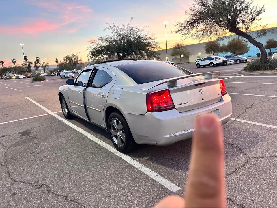 2006 Dodge Charger 6th Gen - Image 5 of 10