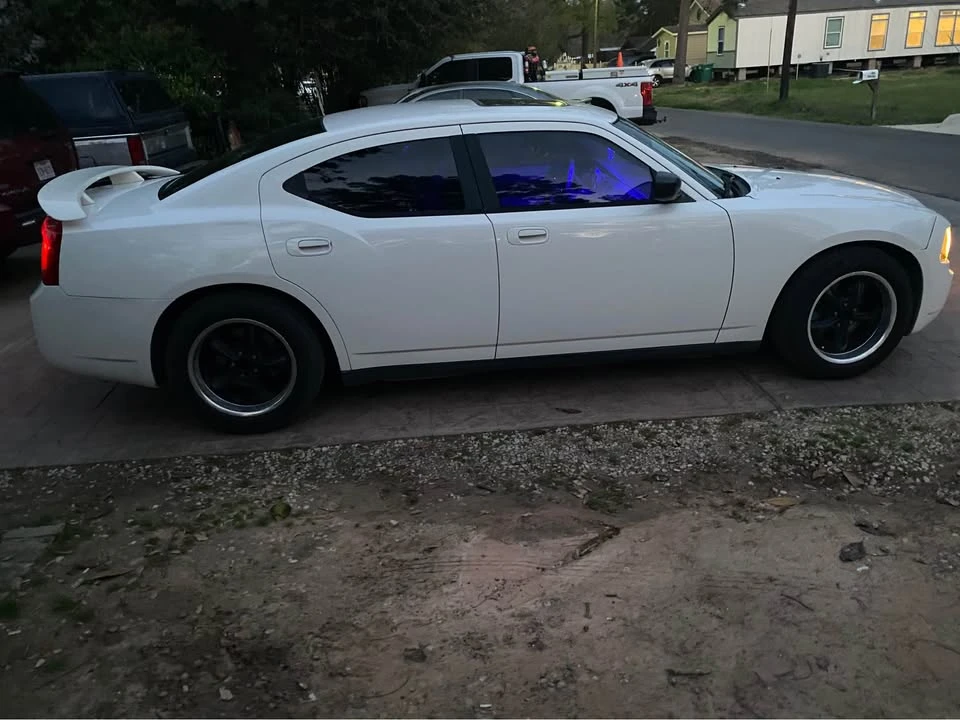 2006 Dodge Charger 6th Gen - Image 3 of 8