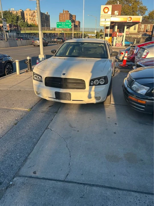 2006 Dodge Charger 6th Gen - Image 2 of 2