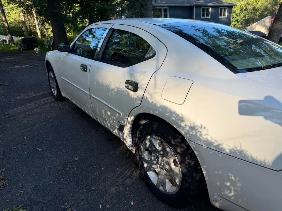 2006 Dodge Charger 6th Gen - Image 4 of 10
