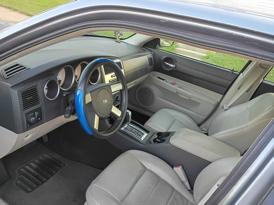 2006 Dodge Charger 6th Gen - Image 4 of 8