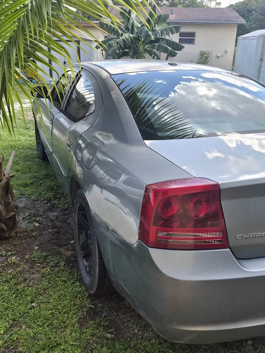 2006 Dodge Charger 6th Gen - Image 4 of 8