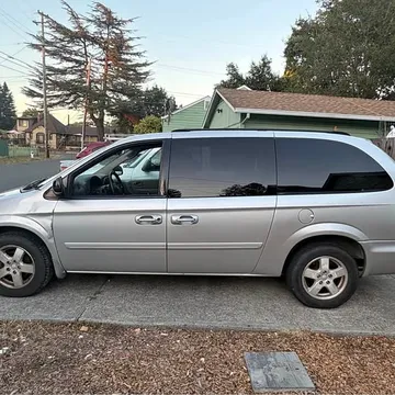 2006 Dodge Grand Caravan SXT Minivan 4D