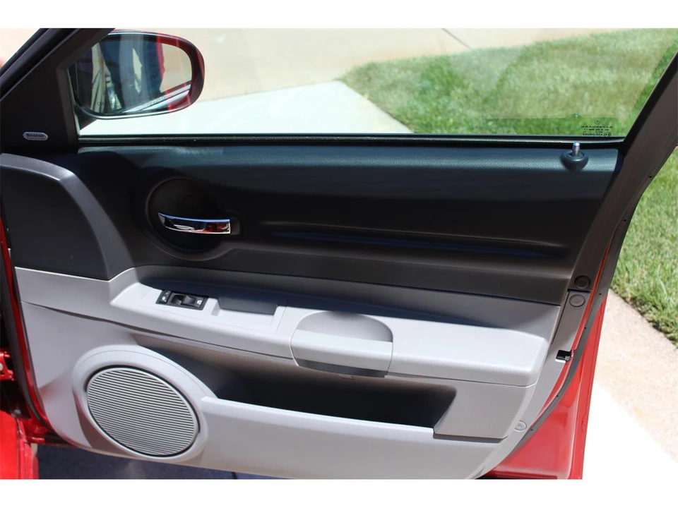 2006 Dodge Magnum 2nd Gen Wagon - Image 7 of 15
